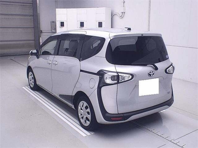 TOYOTA SIENTA 2016
