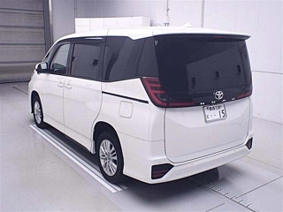 TOYOTA NOAH 2022
