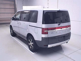 MITSUBISHI DELICA D5 2010