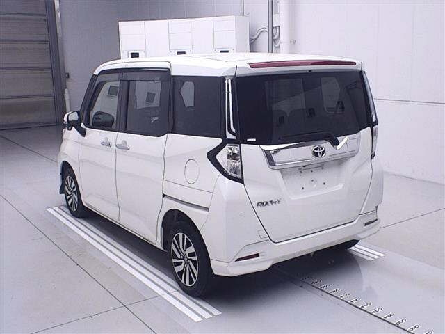 TOYOTA ROOMY 2021