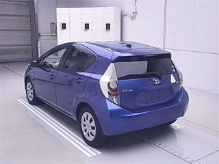 TOYOTA AQUA 2013