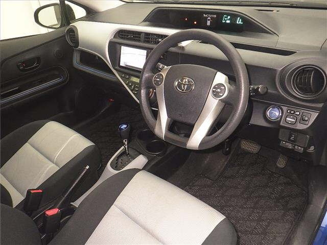 TOYOTA AQUA 2013