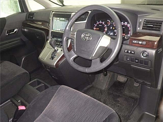 TOYOTA VELLFIRE 2013