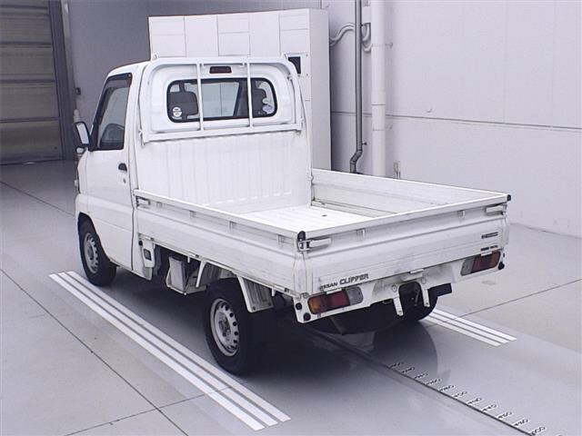NISSAN CLIPPER TRUCK 2009