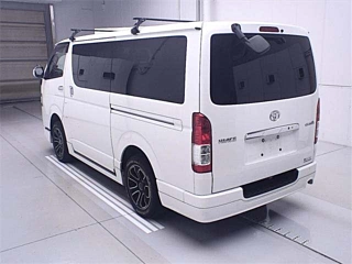 TOYOTA HIACE VAN 2020