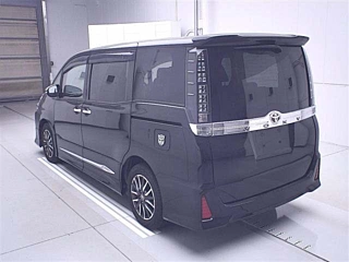 TOYOTA VOXY 2017