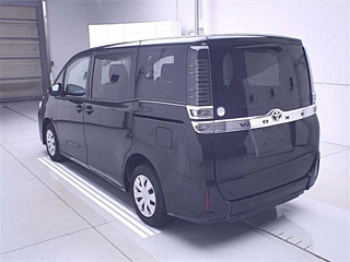 TOYOTA VOXY 2019