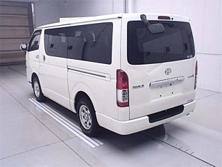 TOYOTA HIACE VAN 2015