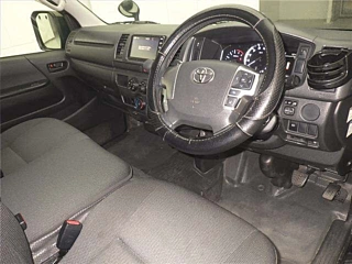 TOYOTA HIACE VAN 2021