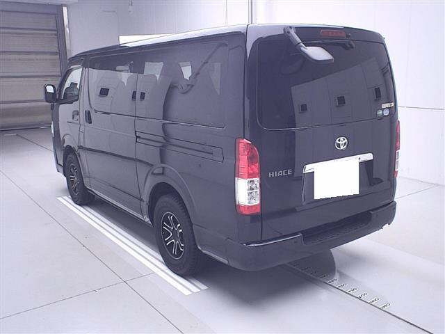 TOYOTA HIACE VAN 2021