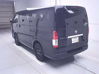TOYOTA HIACE VAN 2021