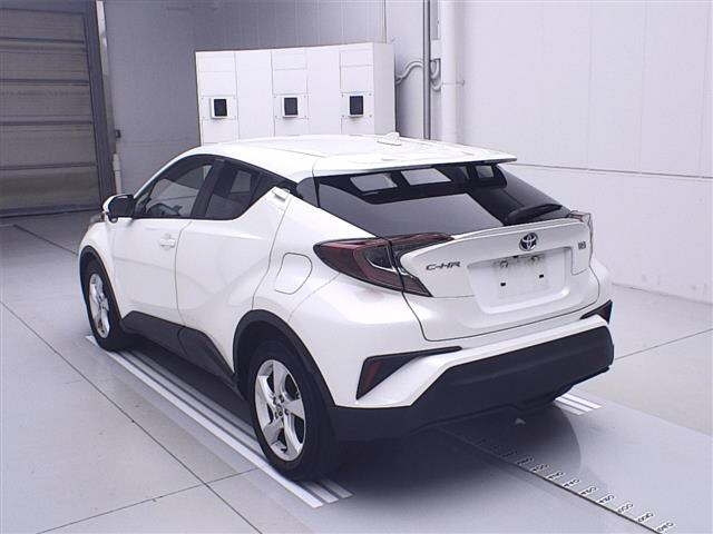 TOYOTA C-HR 2018
