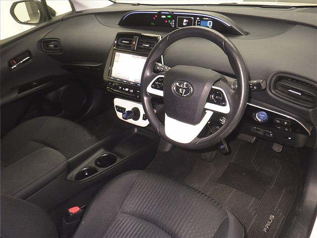 TOYOTA PRIUS 2016