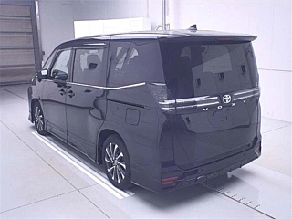 TOYOTA VOXY 2022