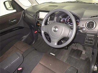 NISSAN ROOX 2011