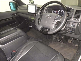 TOYOTA HIACE VAN 2022