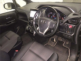 TOYOTA VOXY 2019