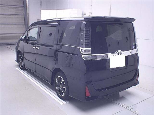TOYOTA VOXY 2019