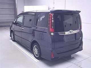 TOYOTA NOAH 2016