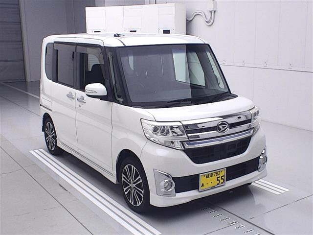DAIHATSU TANTO 2015