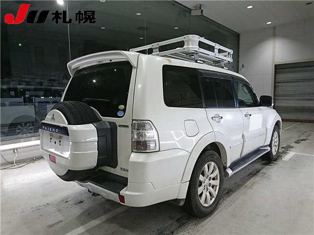 MITSUBISHI PAJERO 2011