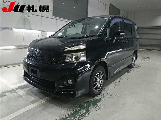 TOYOTA VOXY 2010