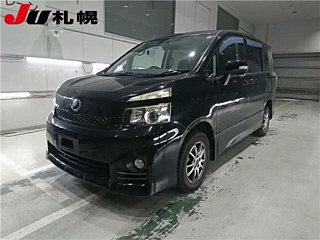 TOYOTA VOXY 2010