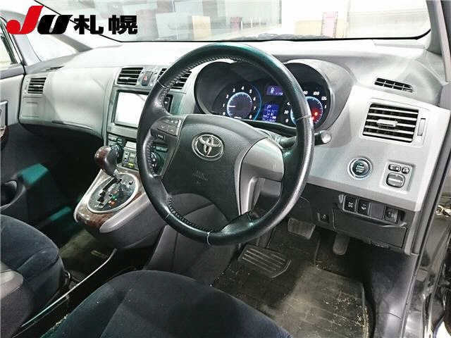 TOYOTA MARK X ZIO 2013