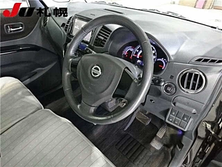 NISSAN ROOX 2011