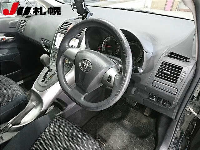 TOYOTA AURIS 2012
