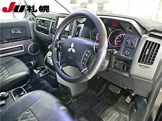 MITSUBISHI DELICA D5 2009