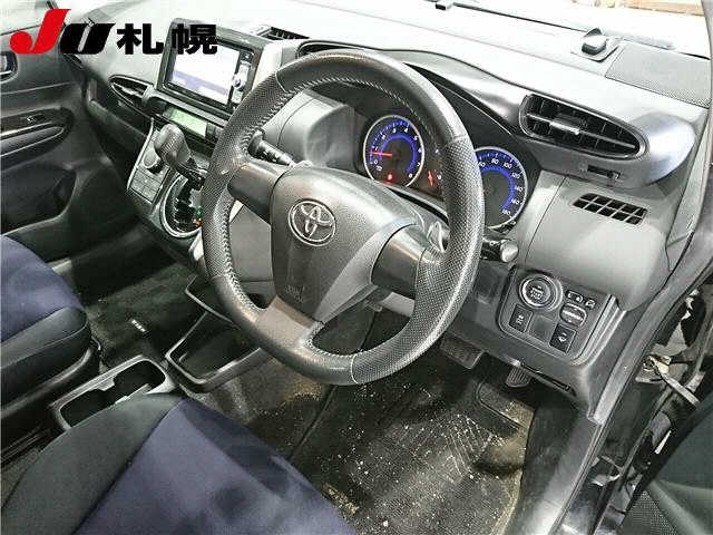 TOYOTA WISH 2016