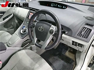TOYOTA PRIUS 2011