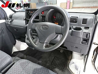 DAIHATSU HIJET VAN 2017