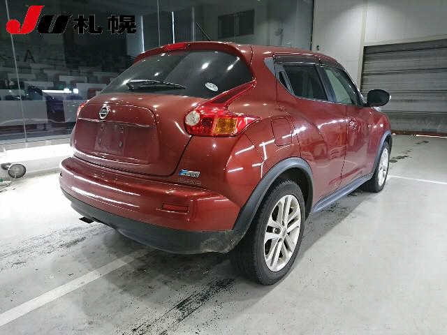 NISSAN JUKE 2011