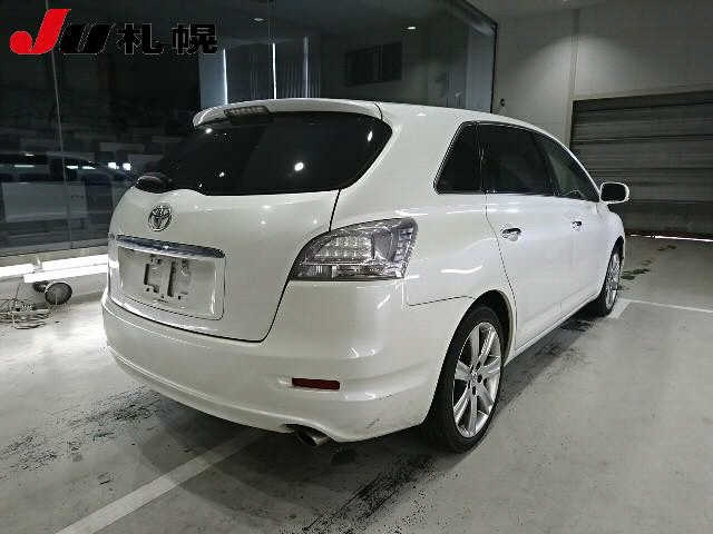 TOYOTA MARK X ZIO 2010