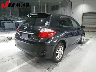 TOYOTA AURIS 2012