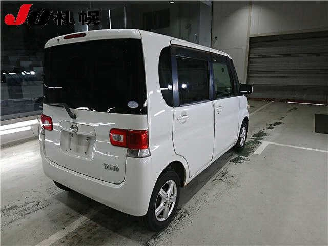 DAIHATSU TANTO 2008