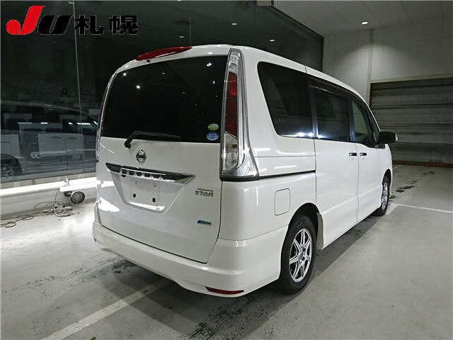 NISSAN SERENA 2011