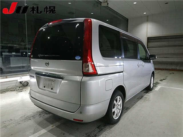 NISSAN SERENA 2010