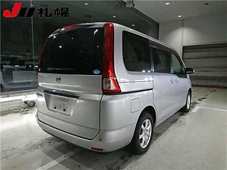 NISSAN SERENA 2010