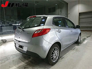 MAZDA DEMIO 2010