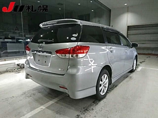 TOYOTA WISH 2009