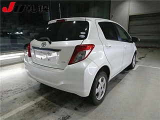 TOYOTA VITZ 2011