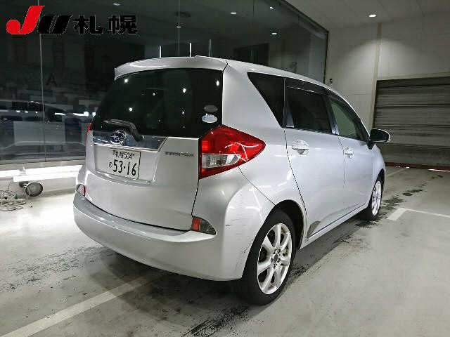 SUBARU TREZIA 2011