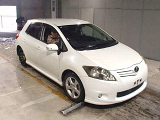 TOYOTA AURIS 2011