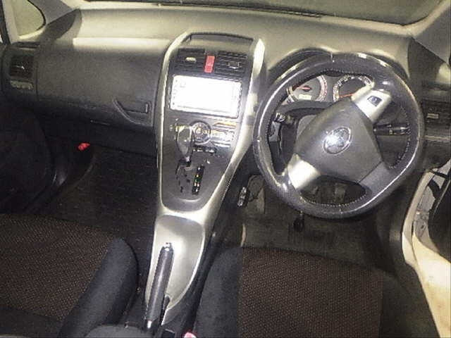 TOYOTA AURIS 2011