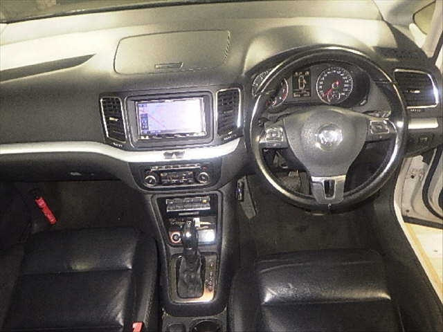 VOLKSWAGEN SHARAN 2012