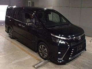 TOYOTA VOXY 2020
