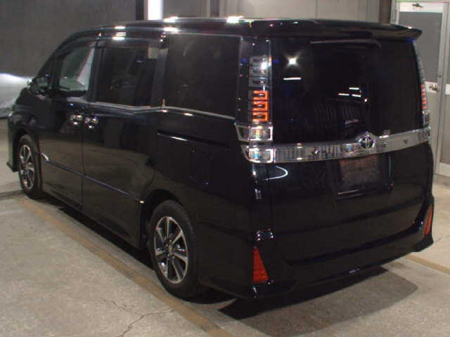 TOYOTA VOXY 2020